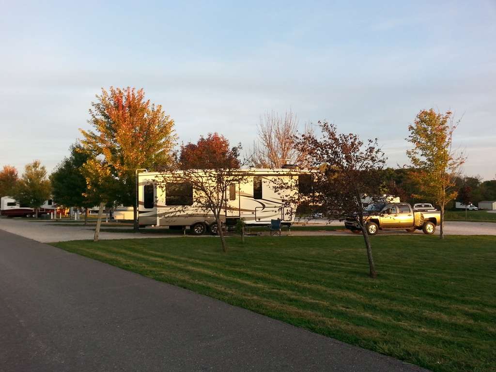 Indian Hill Inn & RV Park