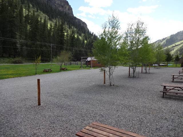 Waters Edge RV Park & Pizzeria