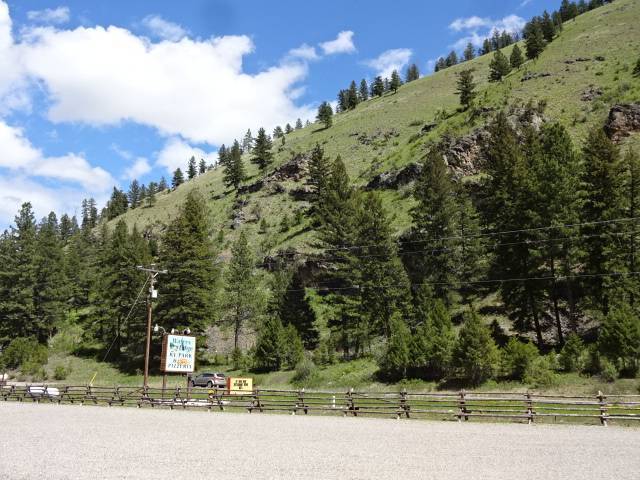 Waters Edge RV Park & Pizzeria