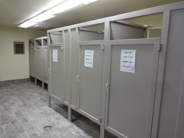 Bearmouth Chalet RV Park