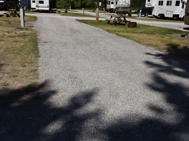Bearmouth Chalet RV Park