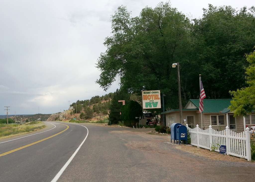 Mount Carmel Motel and RV Park