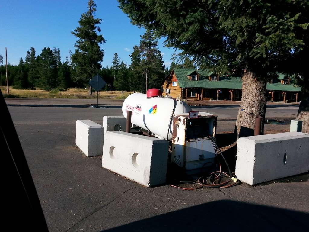 Robin's Roost Grocery Store and More RV Sites