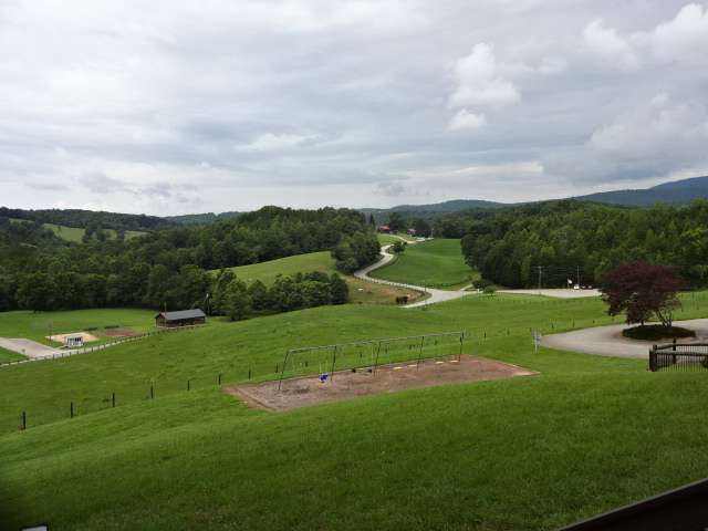 R-Ranch In The Mountains