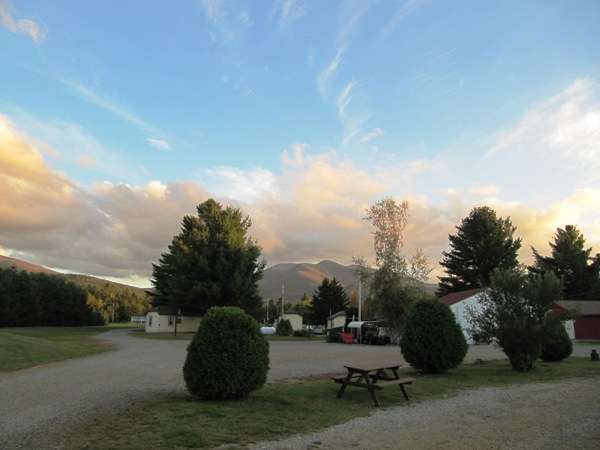 Twin Mountain Motor Court & RV Park