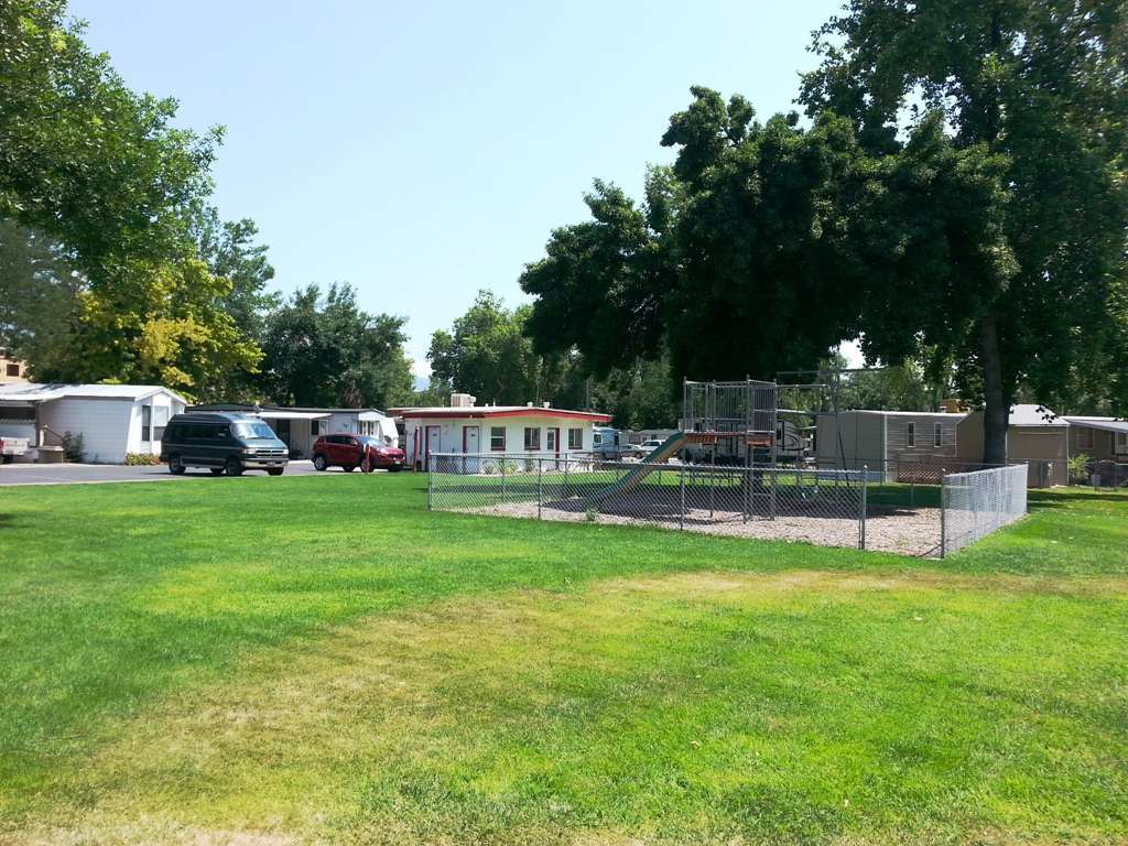 Circle L Mobile Home Park RV Sites