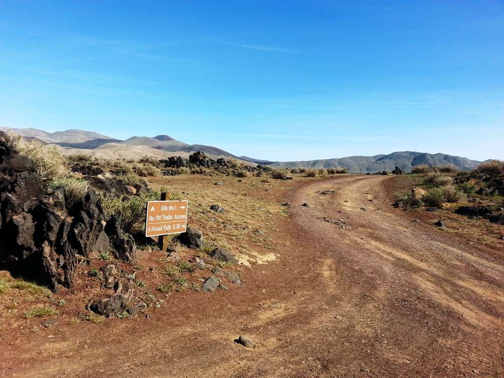 Fossil Falls BLM Campground
