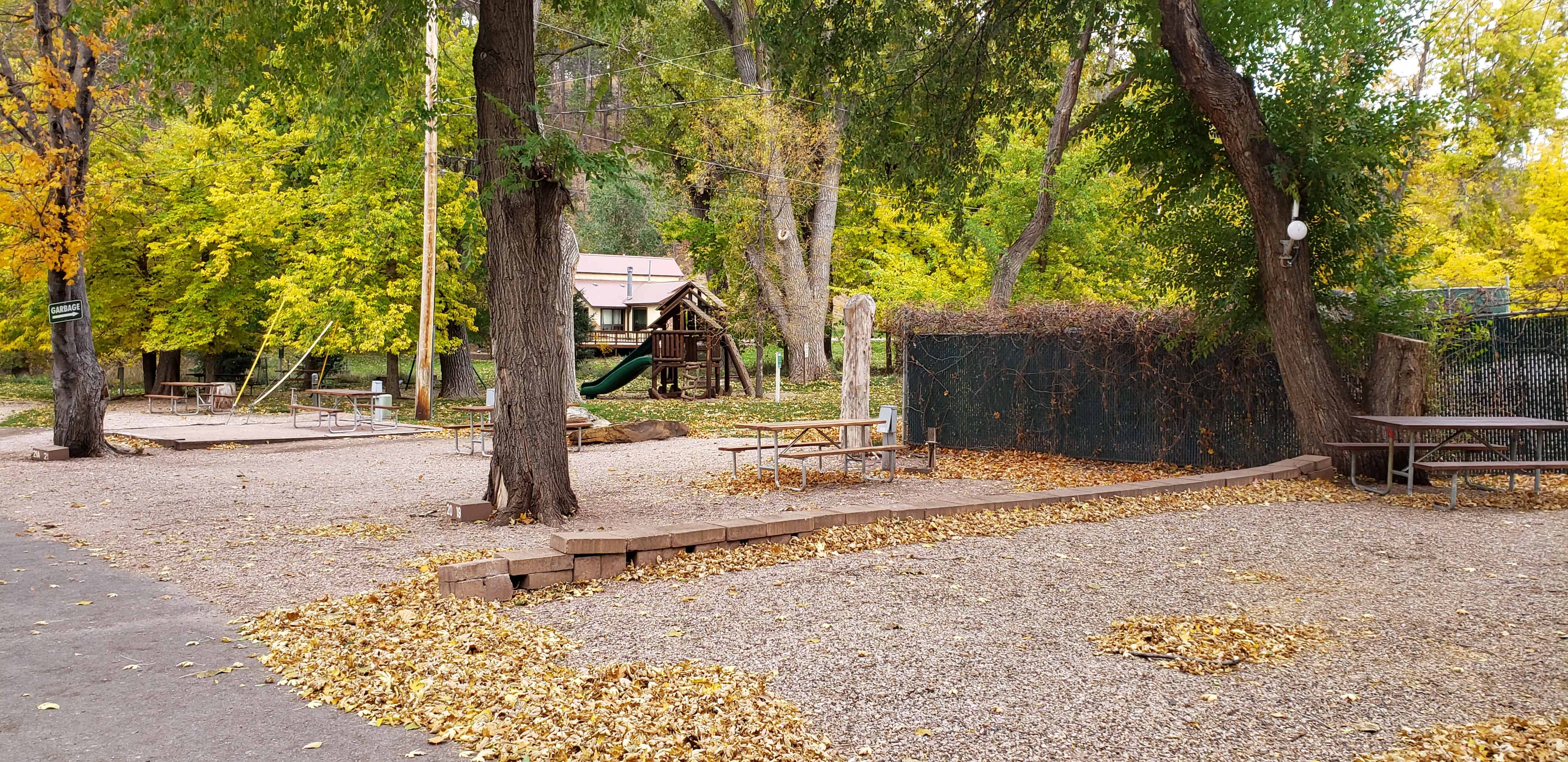 Lake Park Campground & Cottages