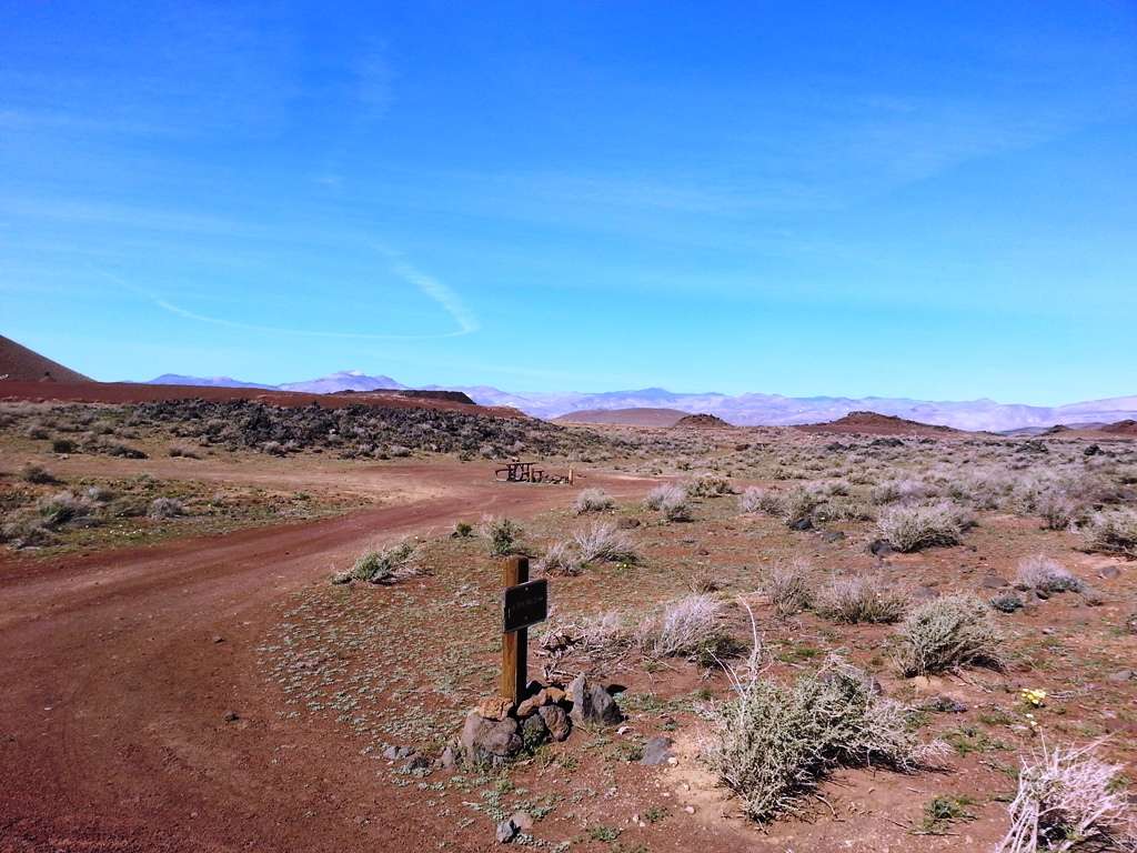 Fossil Falls BLM Campground