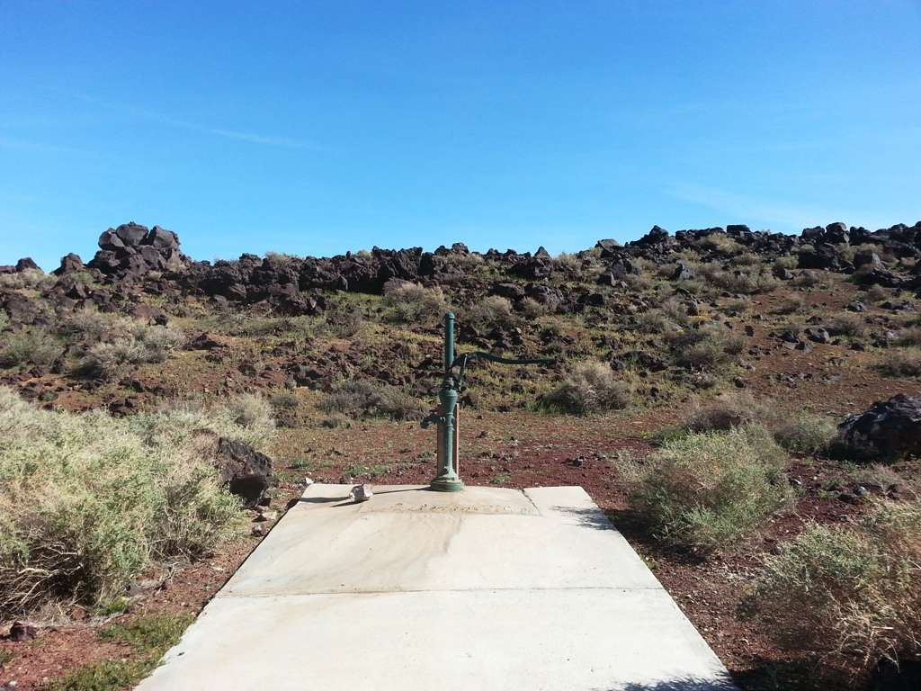 Fossil Falls BLM Campground