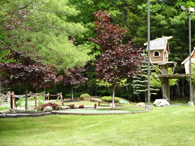 Saratoga Escape Lodges & RV Resort