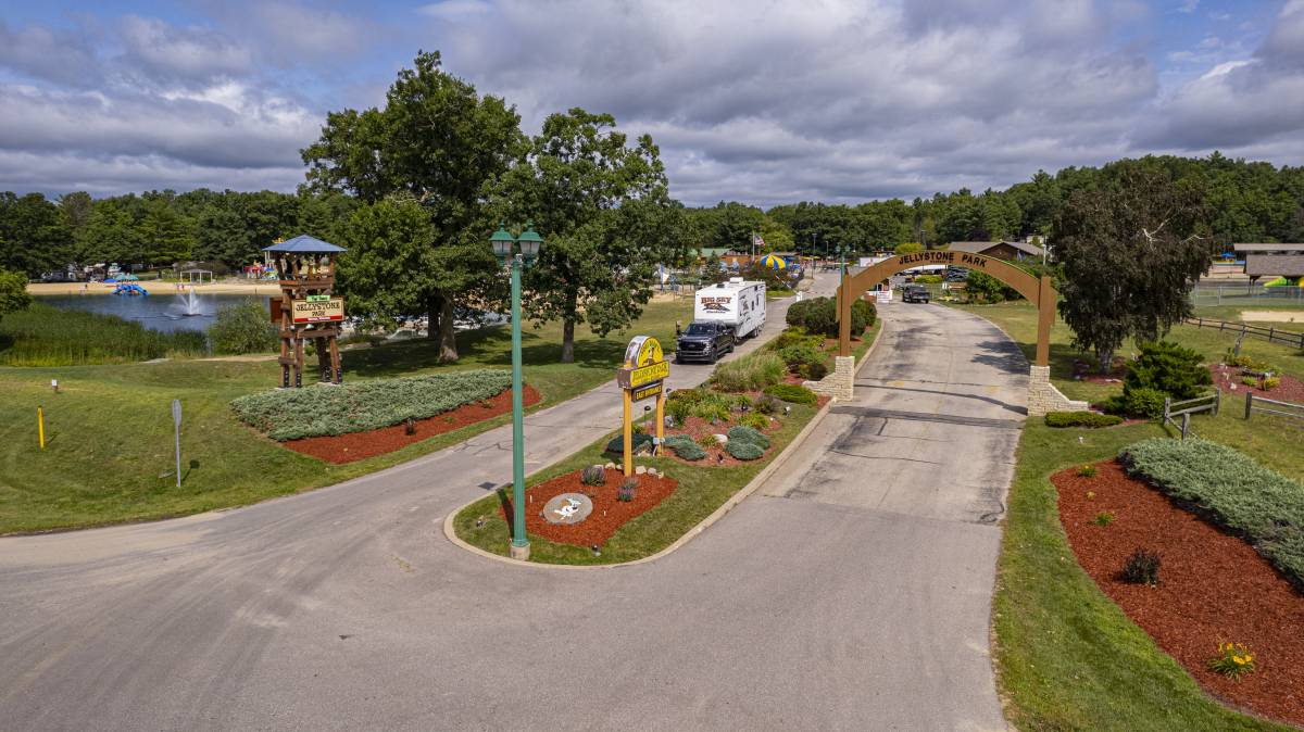 Jellystone Park™ Warrens & Warrens Lodging
